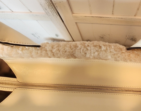 🎀 PRICE DROP! Kate Spade Jett Faux Shearling Tote- Merinque KE517. - Picture 9 of 11